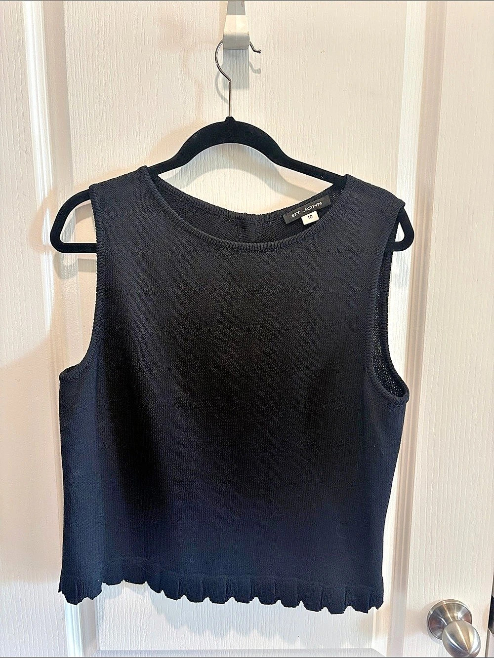 St. John Black Sleeveless Knit Top Size 10 Like New